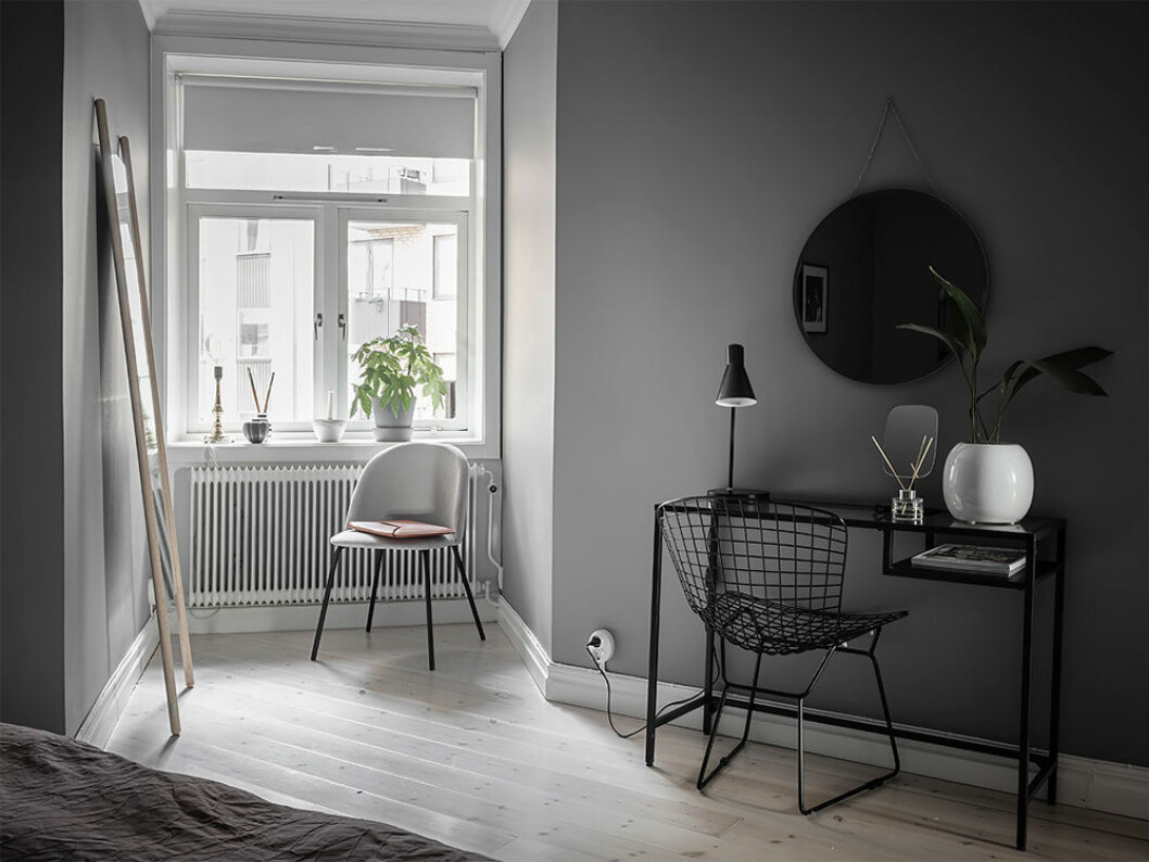 Foto: Anders Bergstedt för <a href="https://www.instagram.com/entrancemakleri/?hl=sv" target="_blank" rel="noopener">Entrance mäkleri</a>/mäklare: Jessica Fridstedt sidobord som skrivbord i skandinaviskt hem