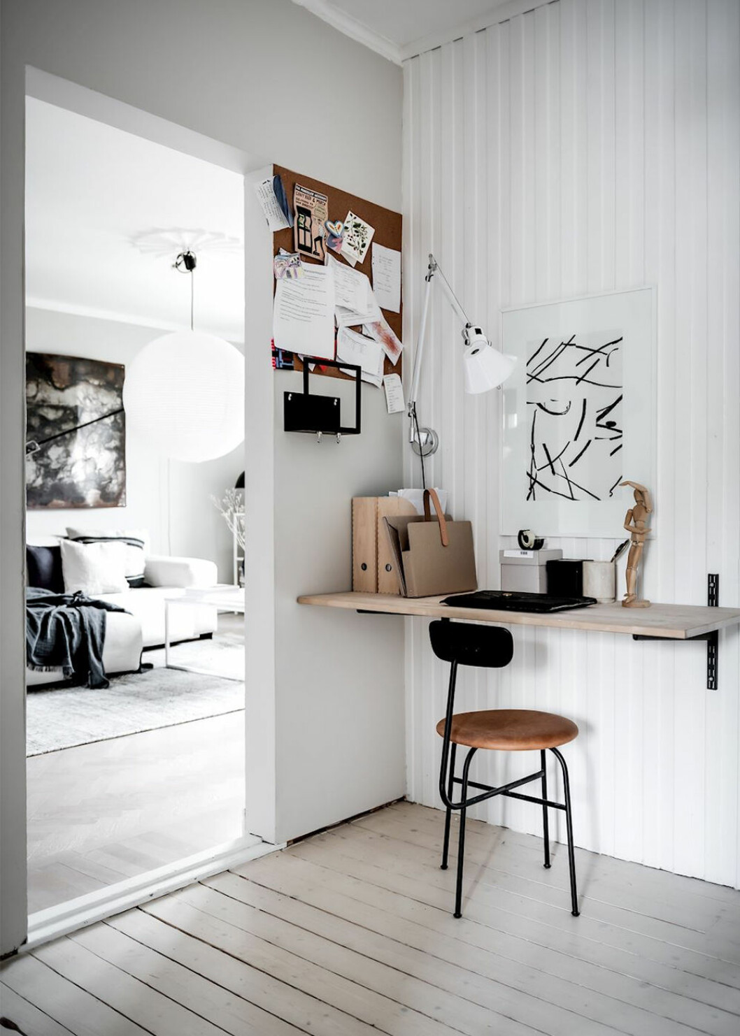 Fotograf: SE360/Jens Eliasson för <a href="https://www.instagram.com/bjurfors_goteborg/?hl=sv" target="_blank" rel="noopener">Bjurfors</a>/mäklare: Sandra Brunzell HEmmakontor i hallen