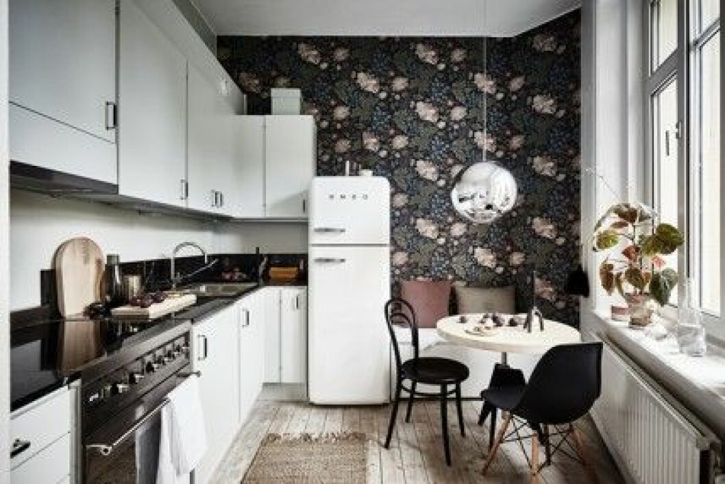 Bild från <a href="https://www.elle.se/decoration/veckans-dromhem-pa-hemnet-ljuvlig-sekelskiftesetta/">”Veckans drömhem: Ljuvlig sekelskiftesetta”</a> Foto: <a href="http://www.andersbergstedt.com/" target="_blank">Anders Bergstedt</a> för <a href="http://www.ahre.se/" target="_blank">Ahre</a> hemnet_kok