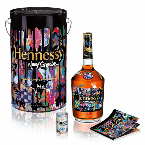 Jonone Designar Flaska At Hennessy Elle