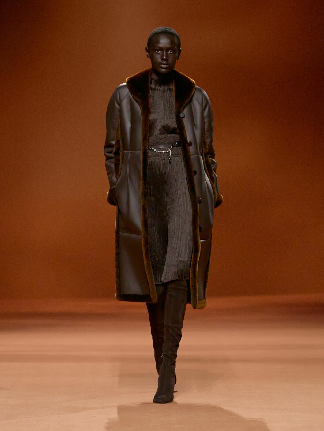 Hermès AW23 brun look.