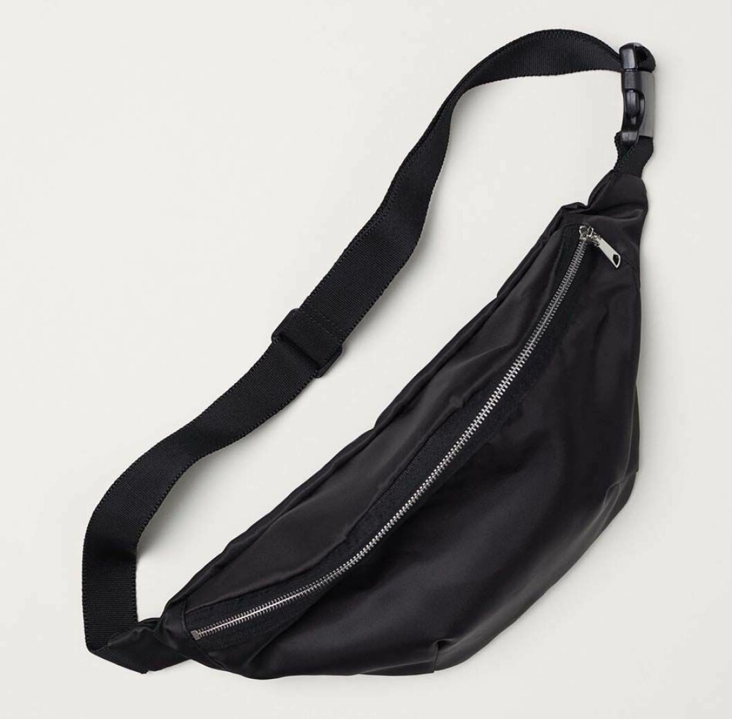 Midjeväska från H&M, läs mer och köp <a href="http://www2.hm.com/sv_se/productpage.0635504001.html">här. </a> Midjeväska från H&M