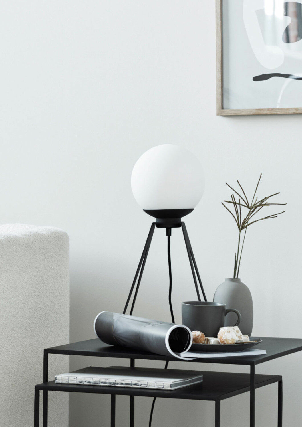 H&M Home släpper en ny kollektion med lampor och möbler. 