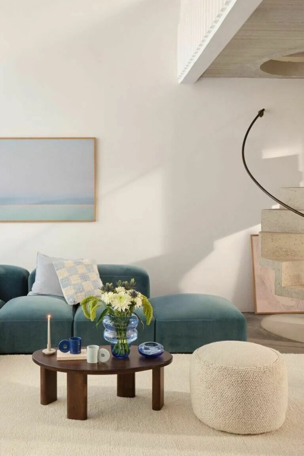 moderna runda linjer med färg i inredningen hos H&amp;M Home 2023