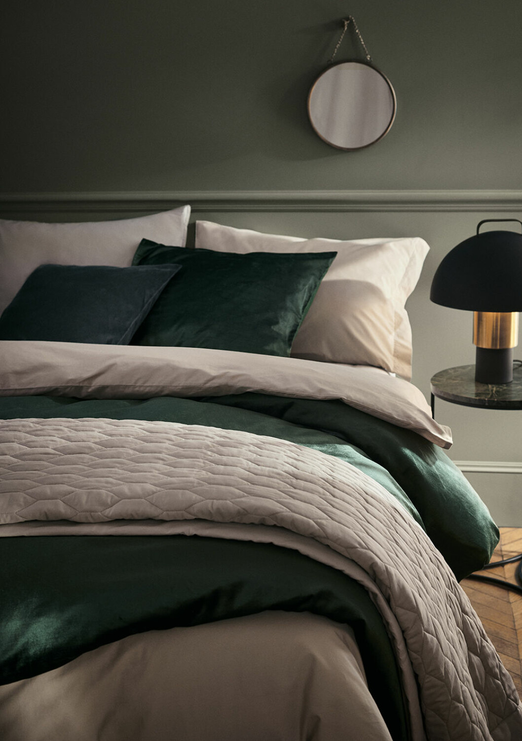 Mörkgrönt är en av trendfärgerna hos H&M Home julen 2019