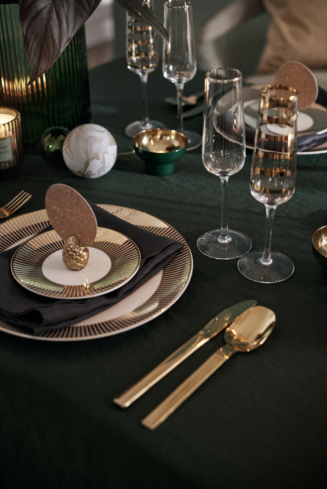 Detaljer i mässing julen 2019 hos H&M Home