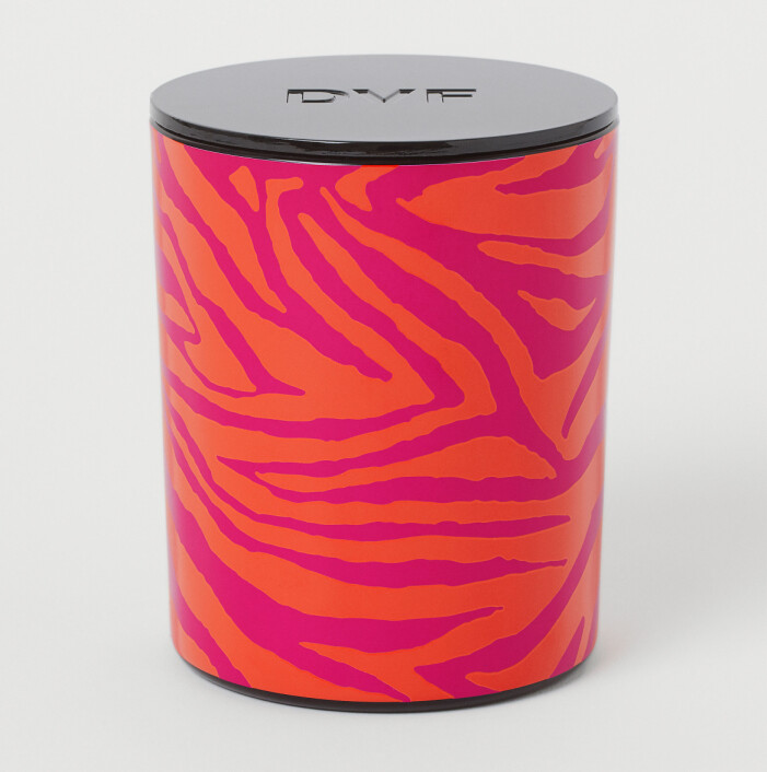 H&M home x Diane von Furstenberg stort djurmönstrat doftljus