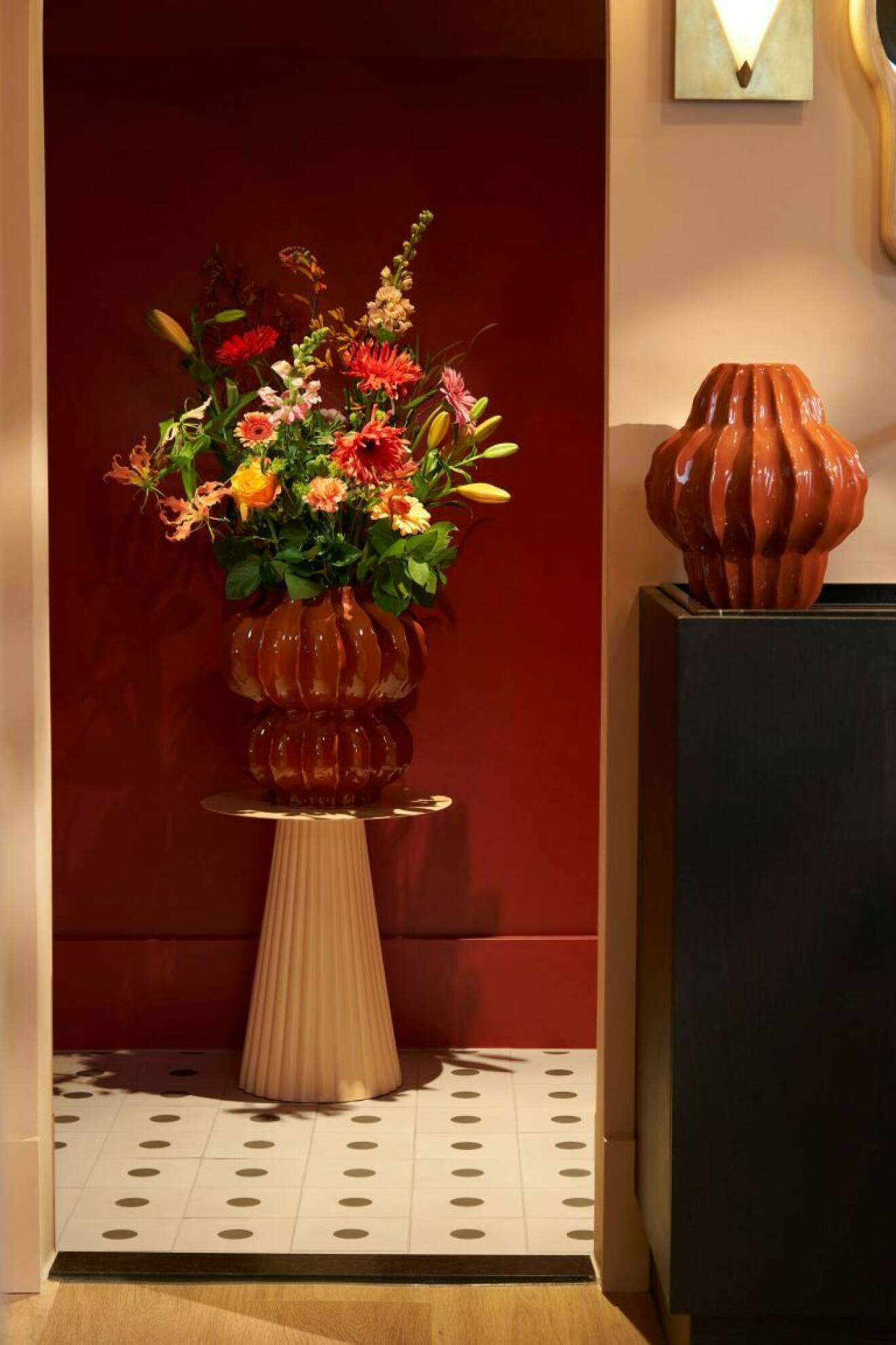 stor röd keramik vas från H&amp;amp;M Home