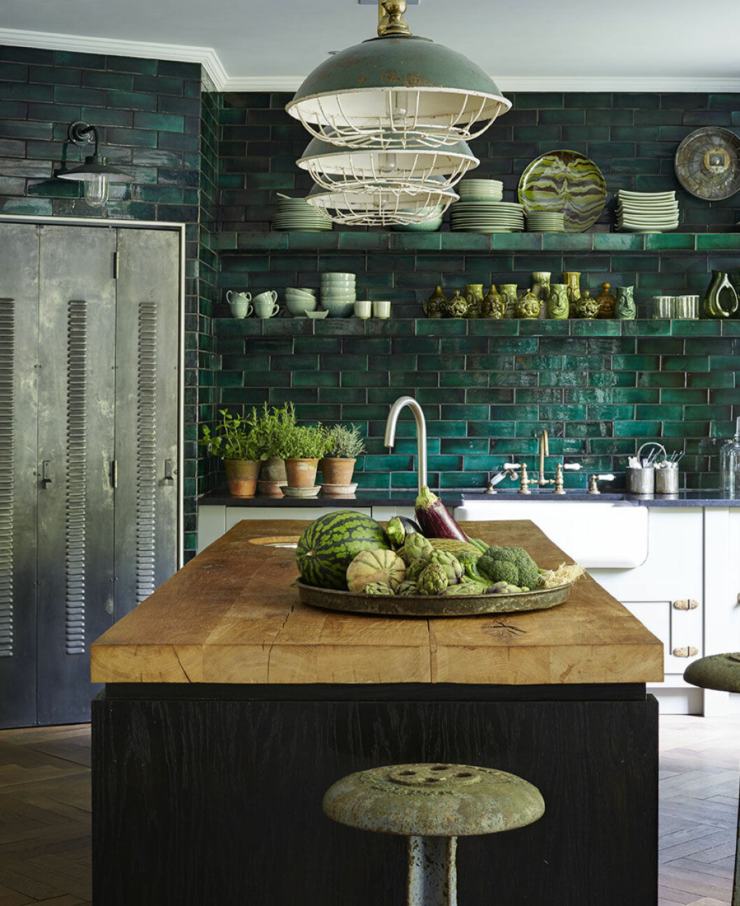Av: Kerryn Fischer/Frank Features Foto: Luke White Syns i: <a href="https://www.elle.se/decoration/fantastiskt-londonhem-inrett-i-en-palett-av-gront-och-blatt/">Fantastiskt Londonhem – helt inrett i grönt och blått</a>. Inred med mer grönt i hemmet.