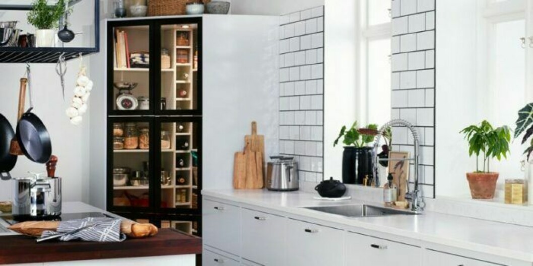 Med ditt nya välorganiserade system kan du också ha ett öppet skafferi med glasdörr. Foto: Electrolux Hörnskafferi