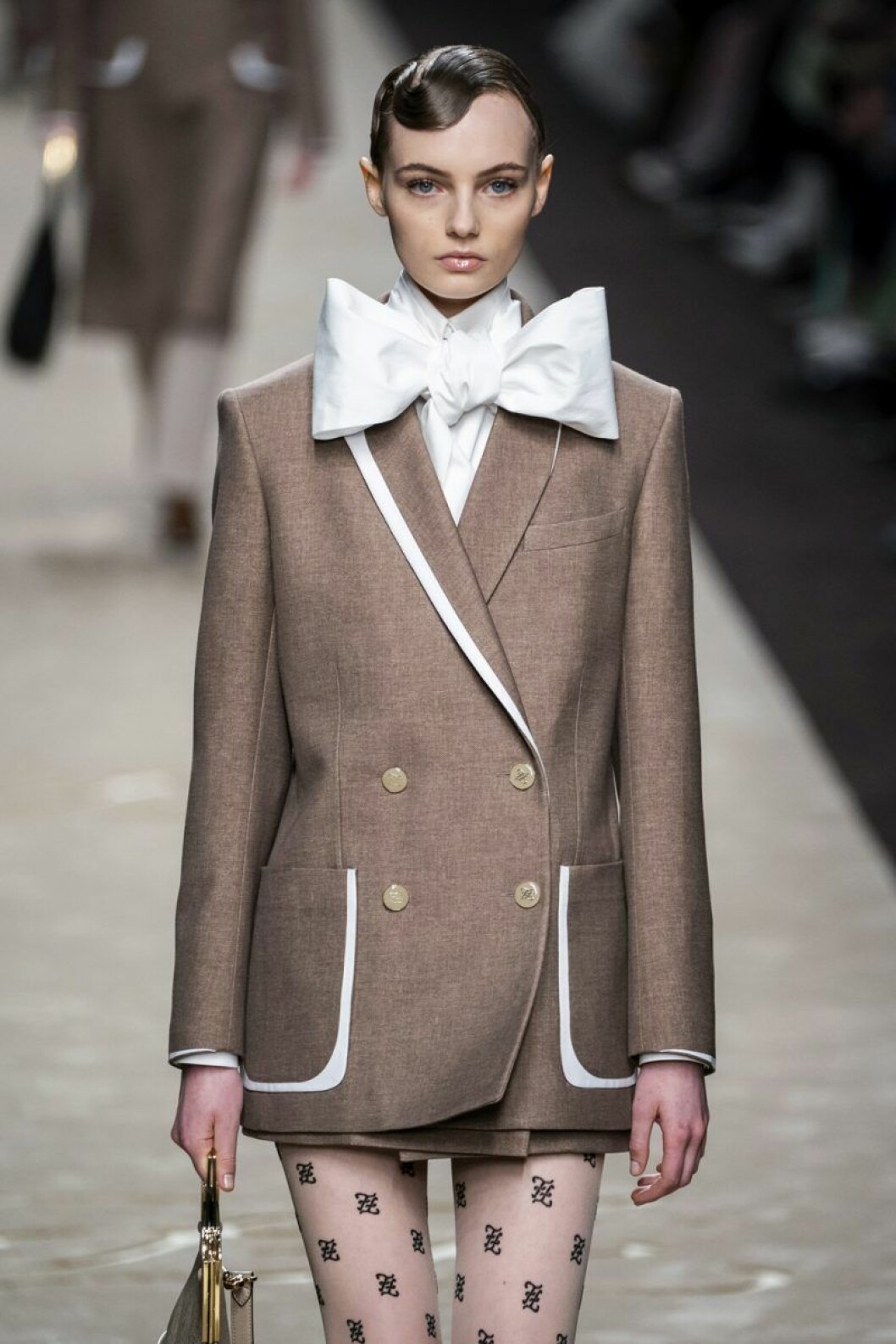 Fendi Fendi aw 19 knytblus