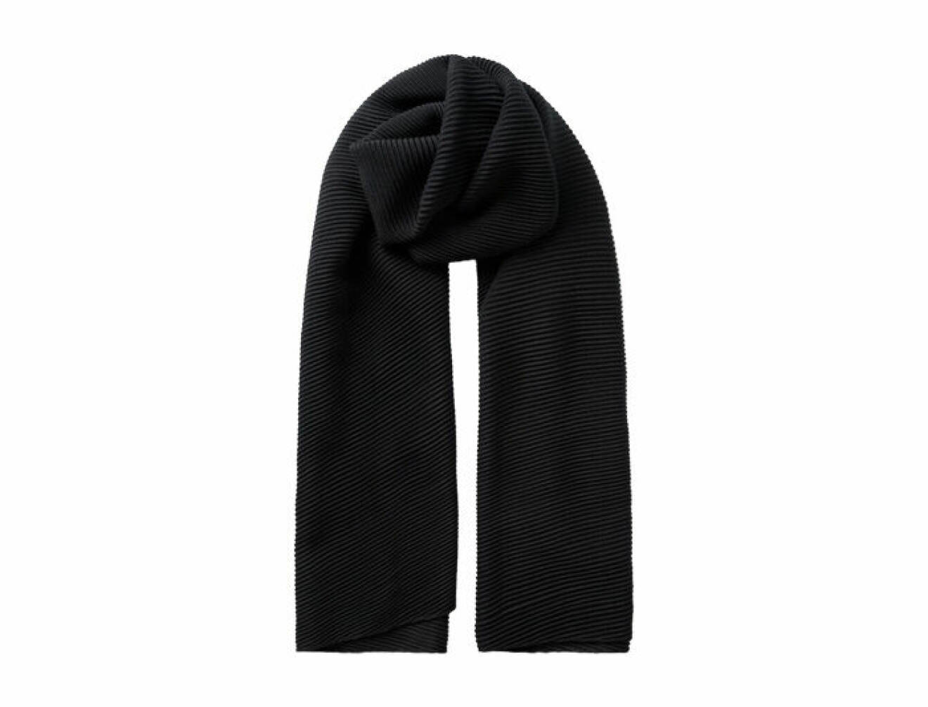 plisserad scarf i svart nyans i mjuk kvalitet från Wera