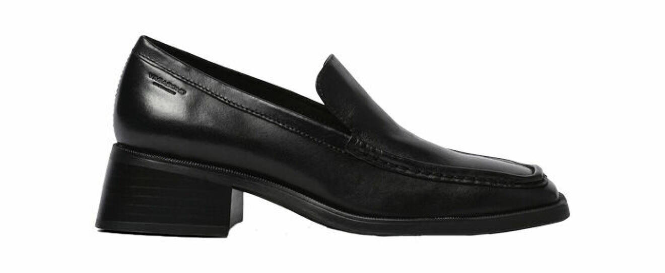svarta loafers med fyrkantig tå och klack gjorda i skinn från Vagabond