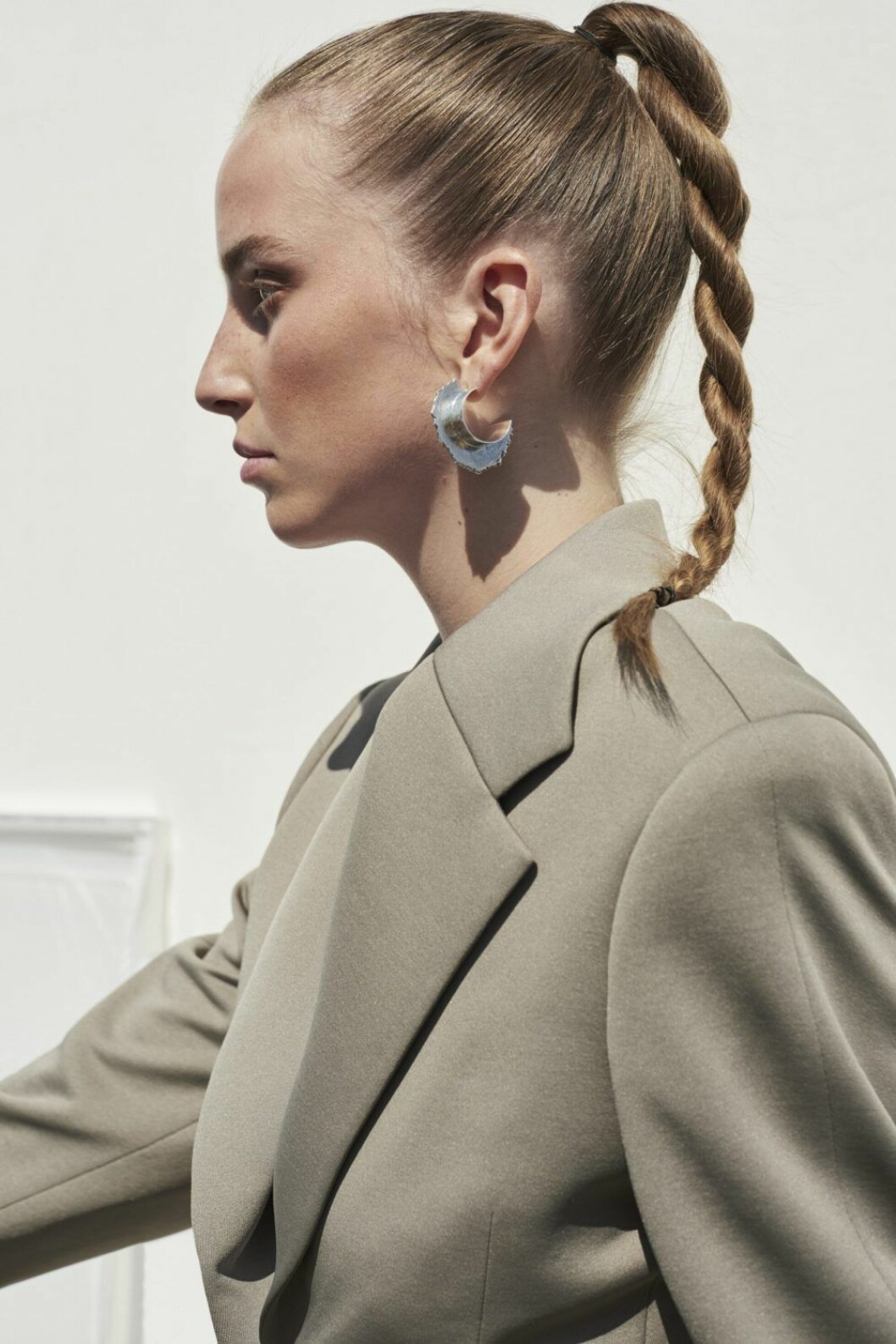 Hösttrend 2019, styla med skinnplagg - jordnära färger