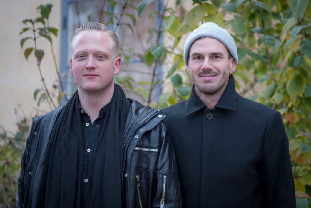 Jesper Dahl med sällskap. Jesper Dahl med sällskap.