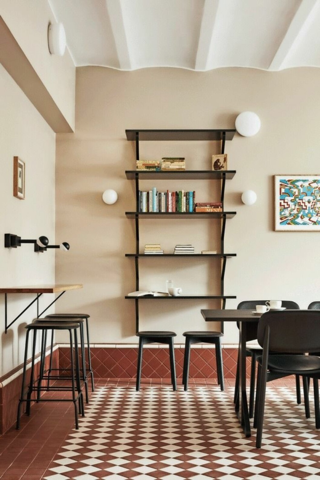 St George Bakery & Bar är beläget i hotellet och lockar både gäster och lokalbefolkning. Matrum på hotellet