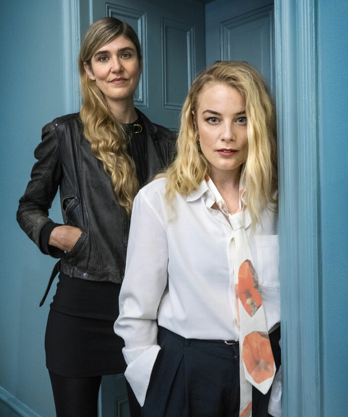 Lisa Langseth har regisserat och skrivit <em>Kärlek & anarki</em> och Ida Engvoll spelar huvudrollen som Sofie. Lisa Langseth och Ida Engvoll i Kärlek & anarki