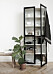 Ikea Billy-bokhylla omgjord till vitrinskåp