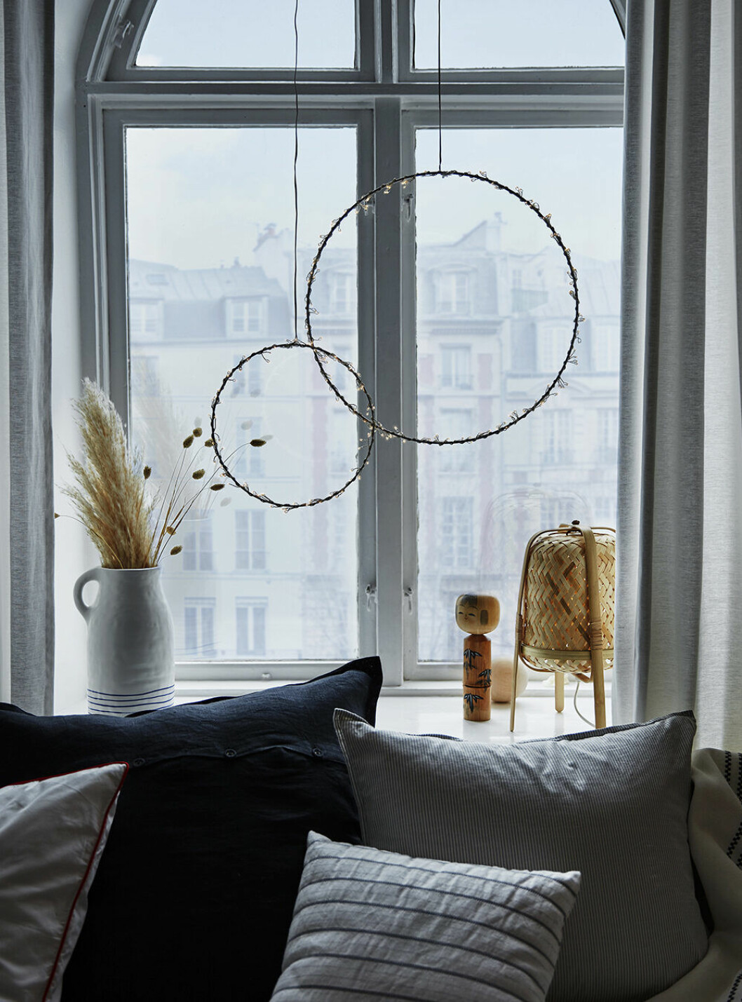 LED-belysning i form av kransar från Ikea julen 2019