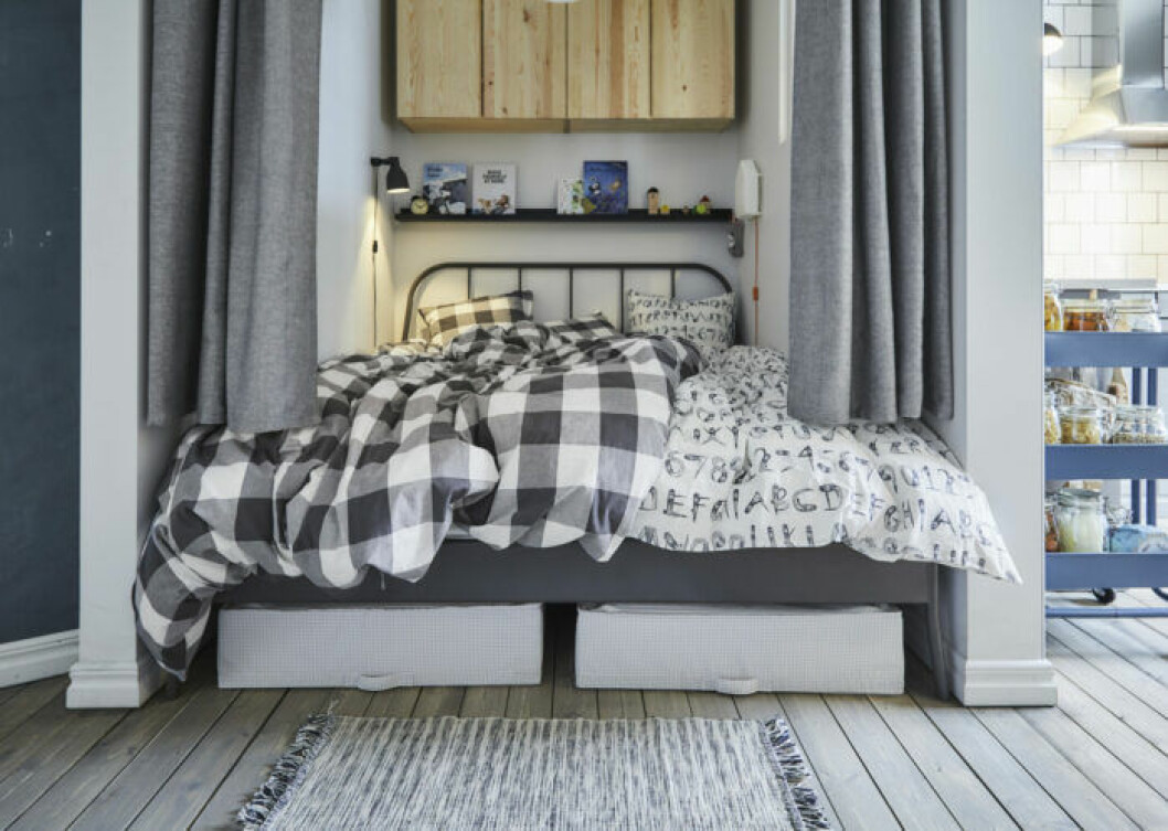 Säng med förvaring i Ikea-katalogen våren 2019