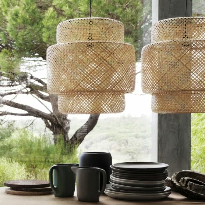 Lampan i kollektionen Sinnerlig av flätad bambu är en av Ikeas mest älskade produkter det senaste decenniet. Ikeas lampa Sinnerlig av Ilse Crawford 2015