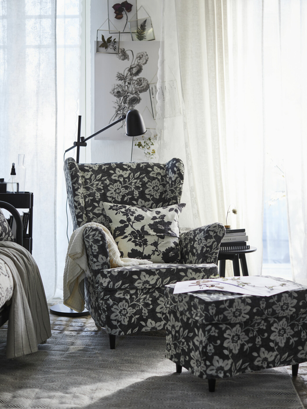 strandmon i blommigt tyg från ikea