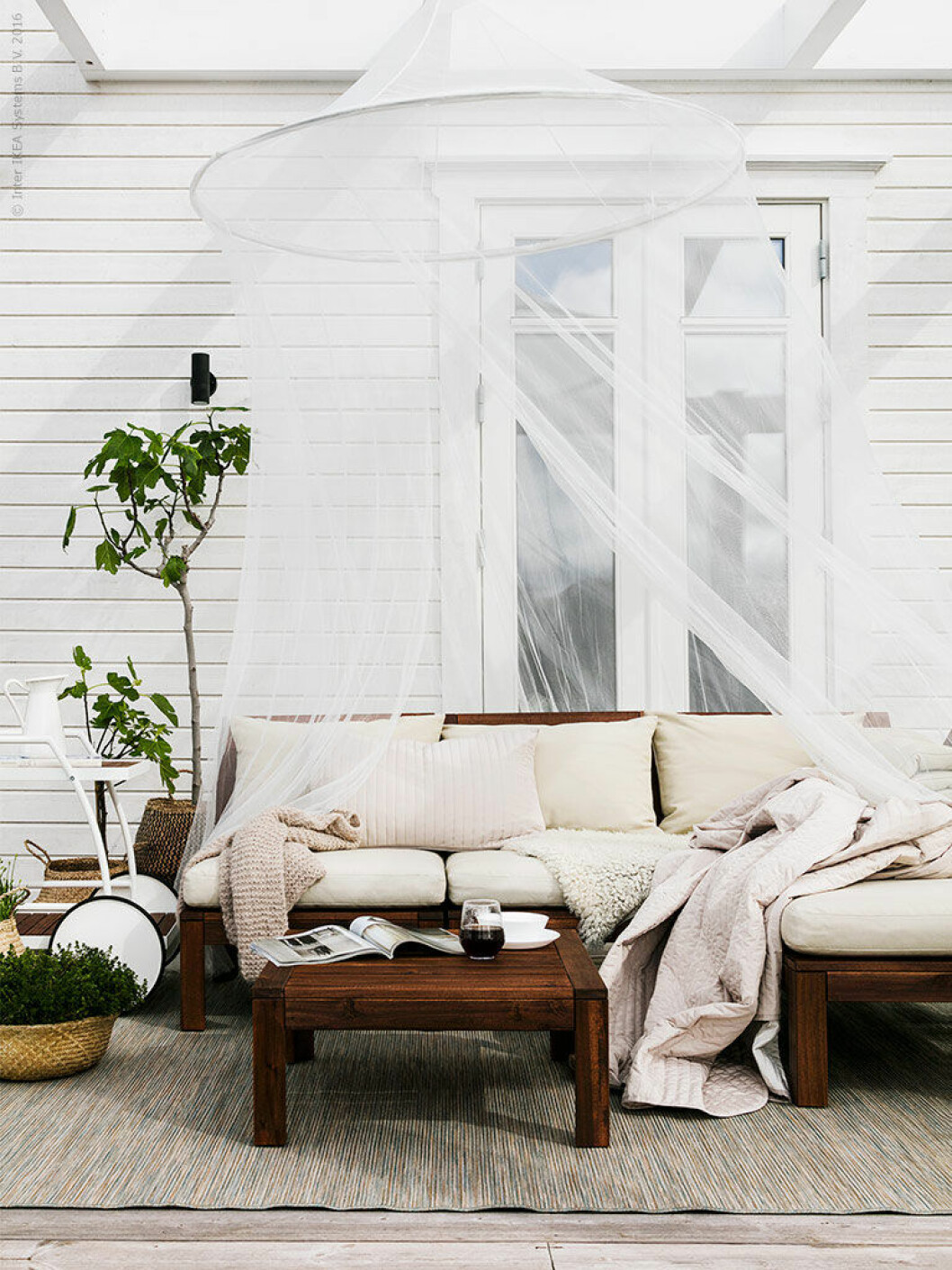 Foto: <a href="http://www.creart.se/">Sofi Sykfont</a> och styling: <a href="http://stilinspiration.myhome.aftonbladet.se/">Pella Hedeby</a>/<a href="http://livethemma.ikea.se/">IKEA Livet hemma</a> ikea_altan