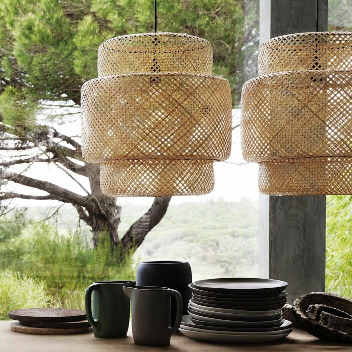 En av de populäraste detaljerna från Ilse Crawfords tidigare samarbete med Ikea, kollektionen <span class=" italic" data-lab-italic_desktop="italic">Sinnerlig </span>från 2015, är taklampan. Ikea samarbetar med Ilse Crawford se bilderna här