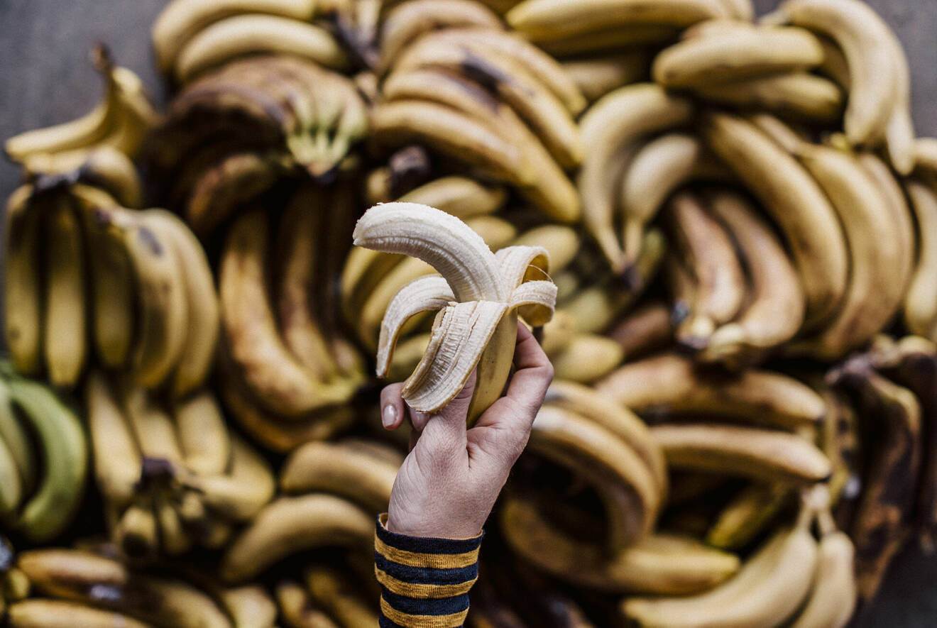Bananer är den frukt som slängs mest i matbutikerna