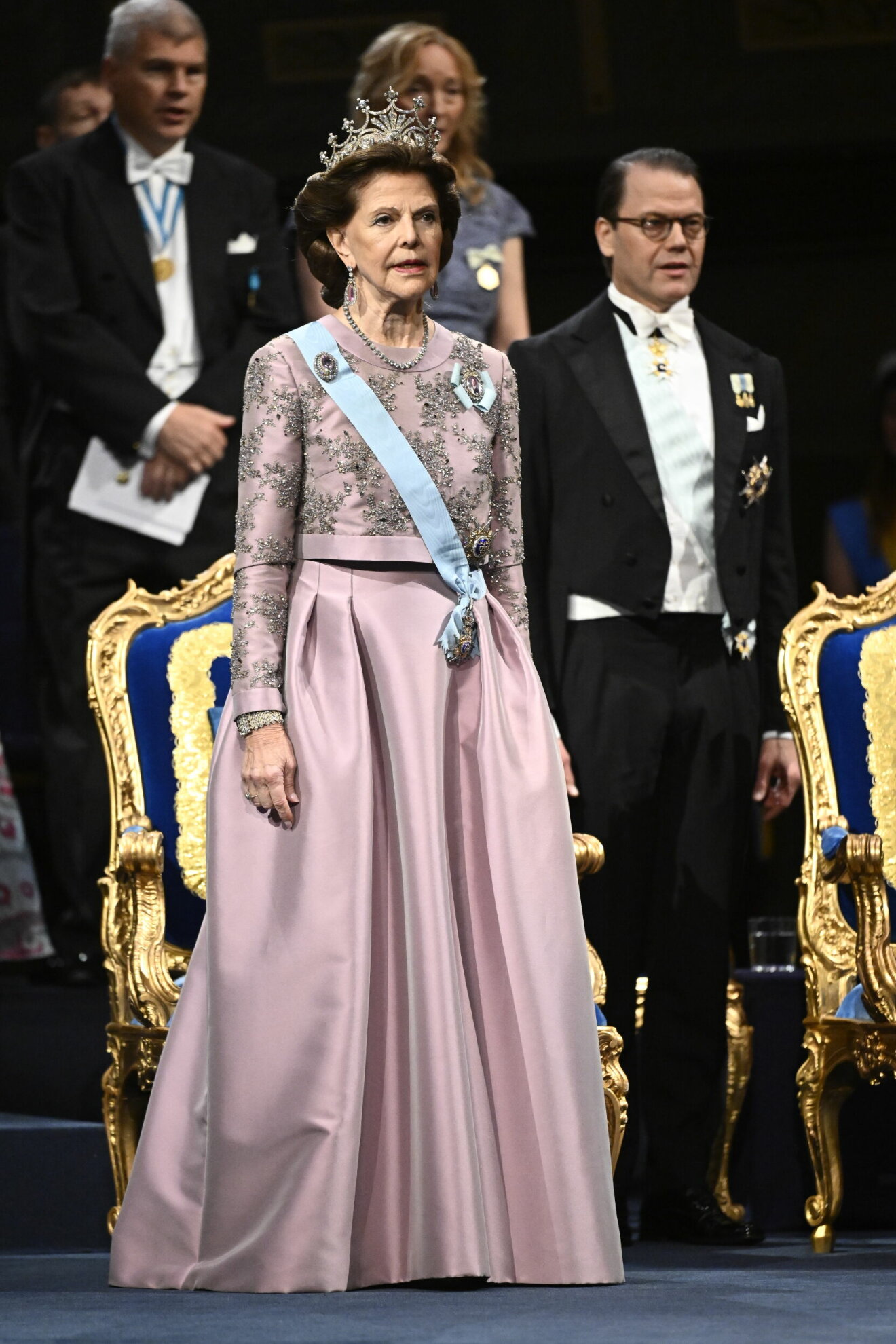 Drottning Silvia syrenlila klänning vid Nobelfesten 2023