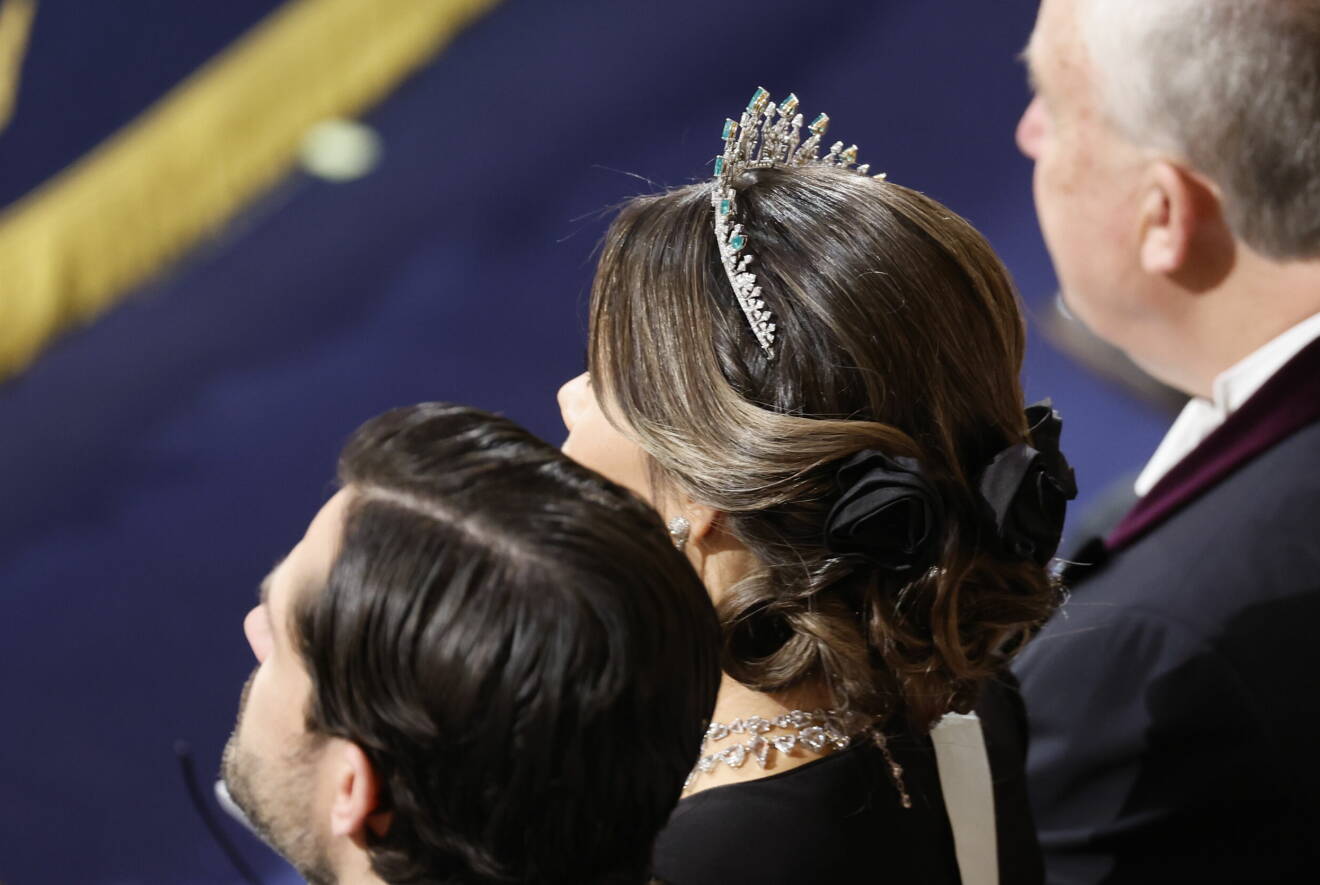 Prinsessan Sofia rosor i håret Nobelfesten 2023