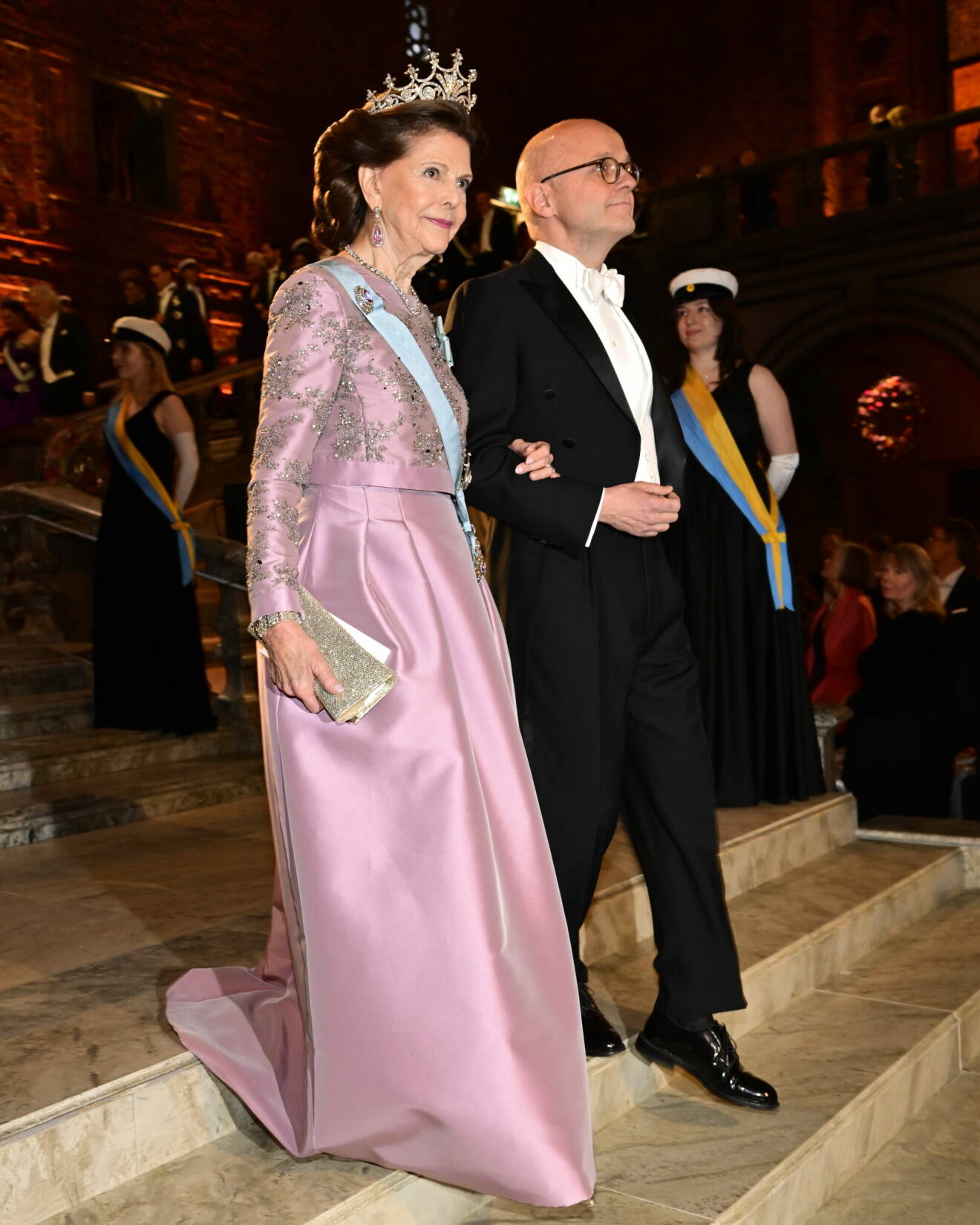 Drottning Silvia rosa klänning Nobelfesten 2023