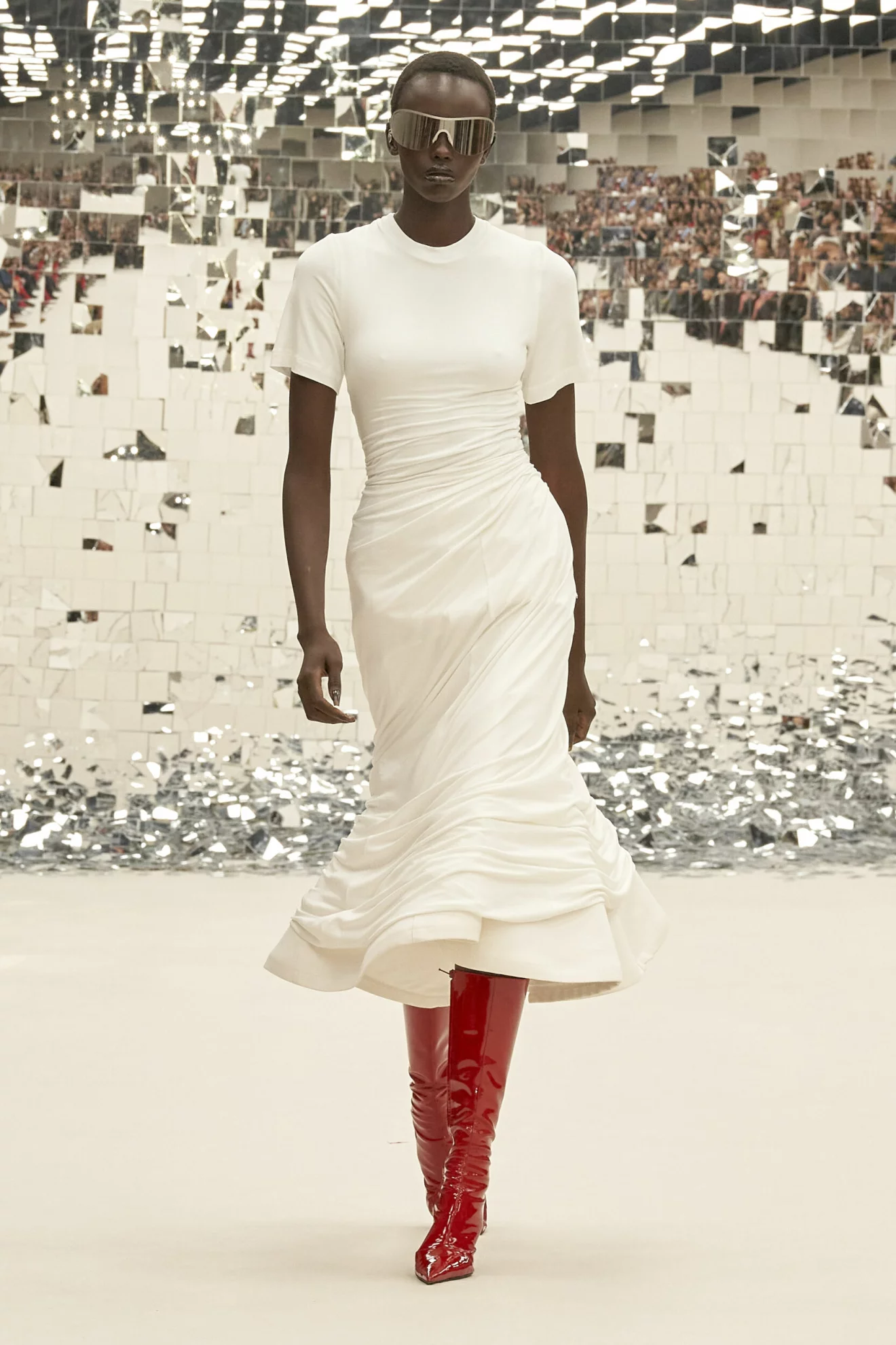 Acne Studios draperad klänning vit.