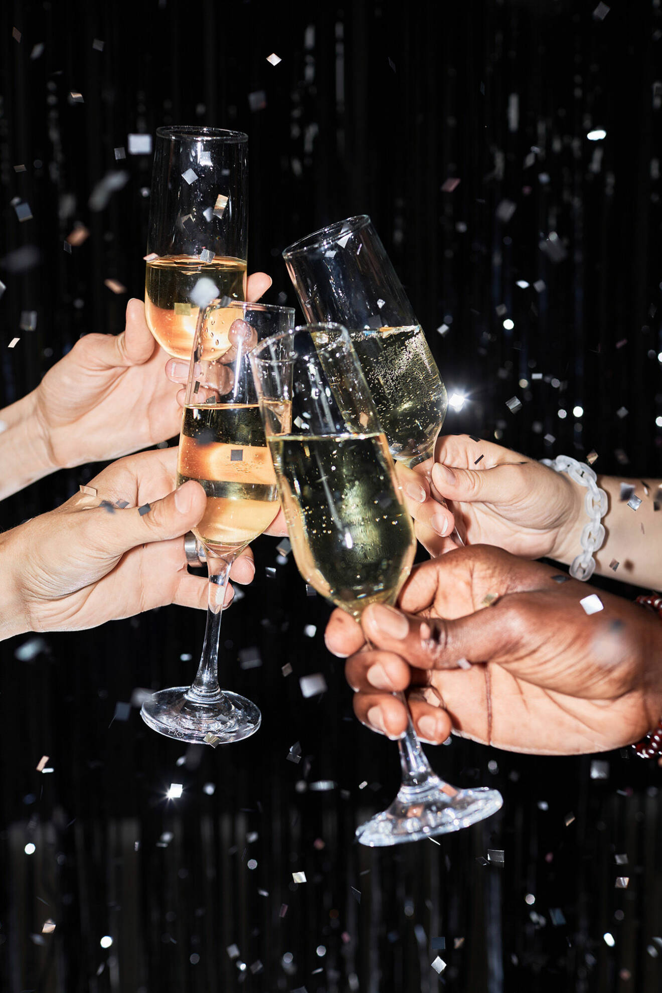 Billigare bubblor kommer bli ännu mer populärt nu när champagnen fortsätter stiga i pris.