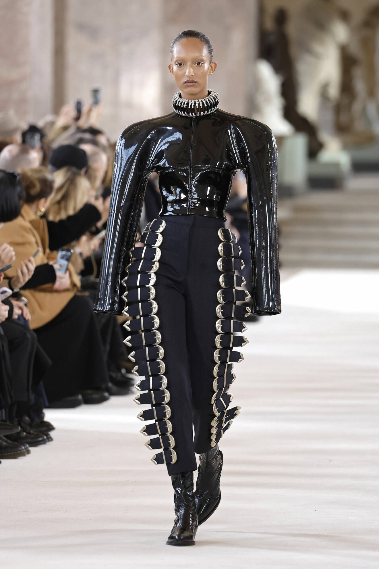 Schiaparelli haute couture look 2024.