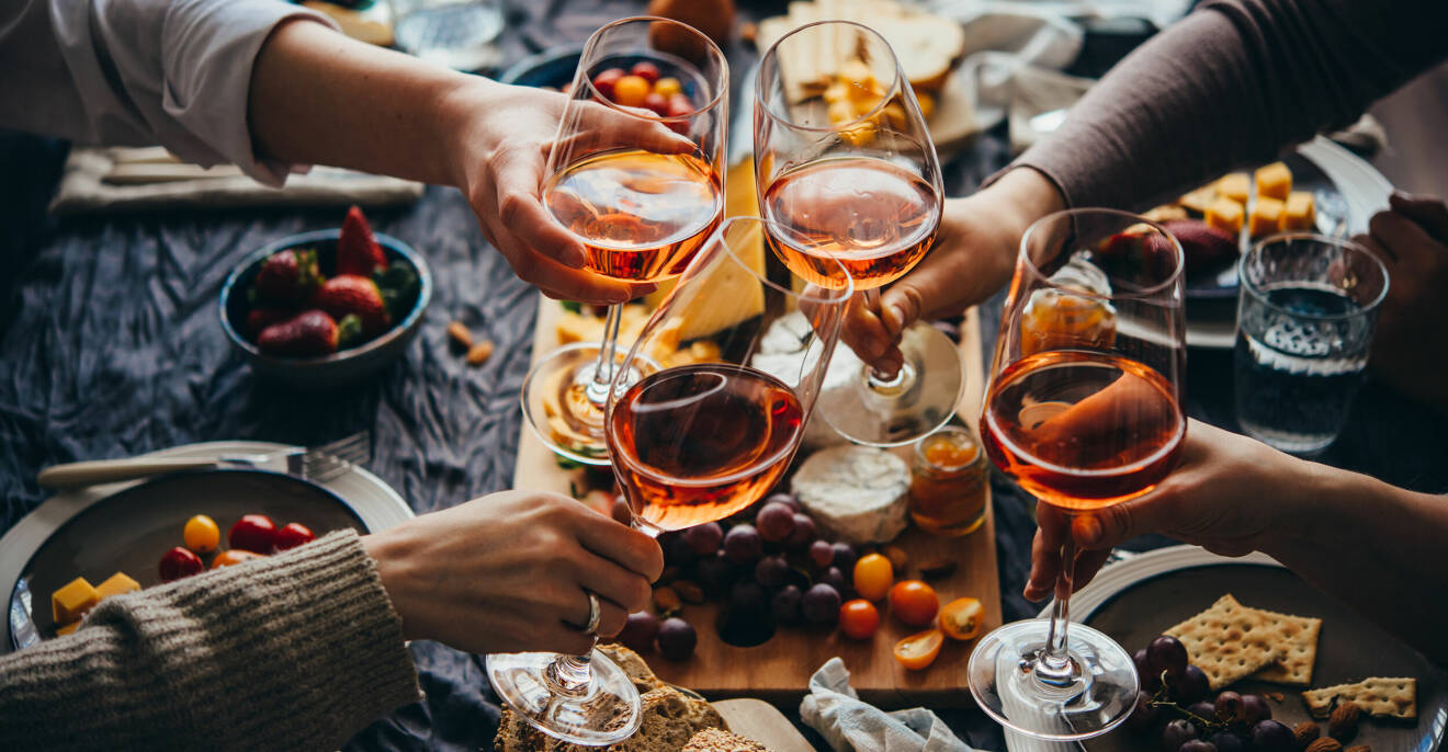Öl, vin och bubbel – 9 drycker som sätter guldkant på våren