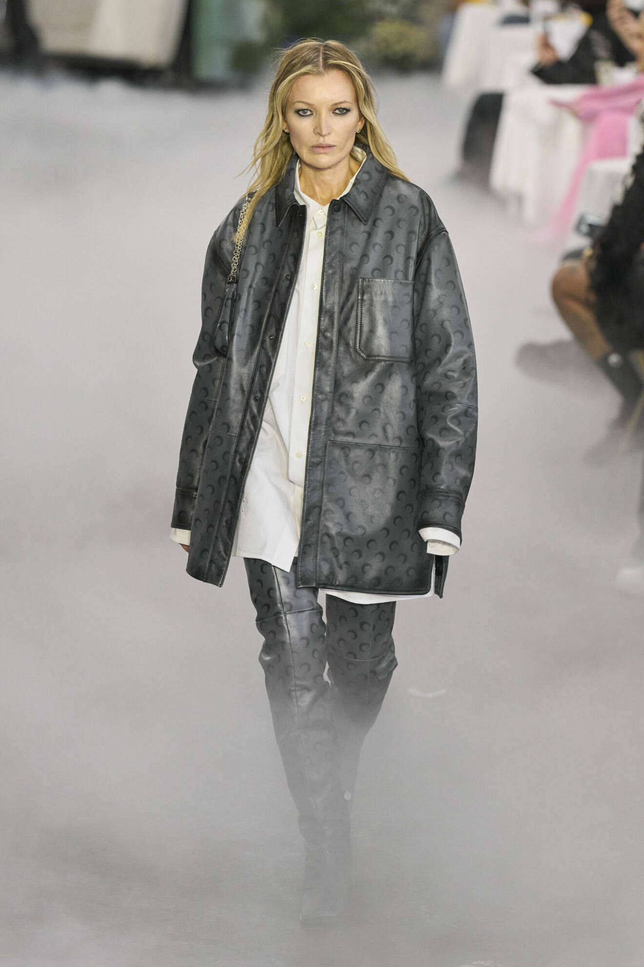 Kate Moss-kopian Denise Ohnana på Paris Fashion Week