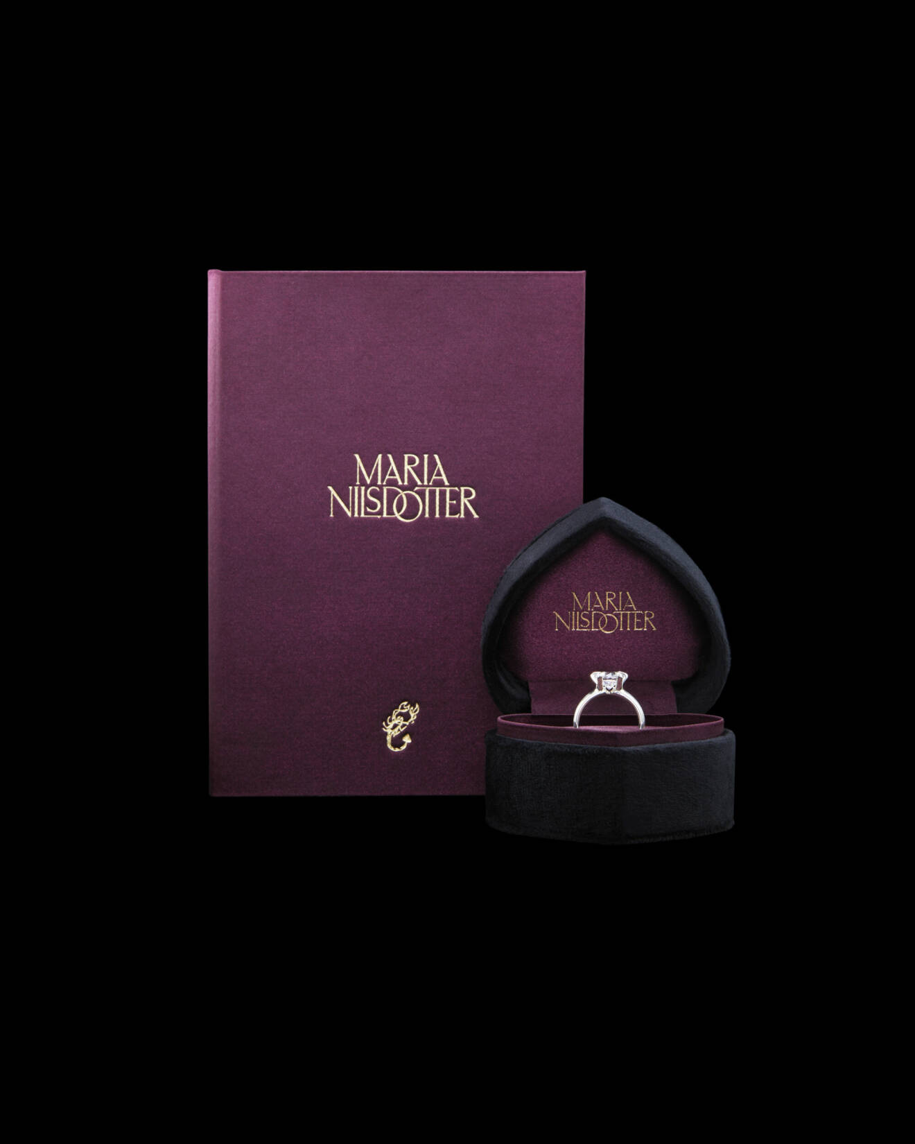 Smycken från Romance-segmentet visas med nya exklusiva askar, förpackningar och certifikat.
