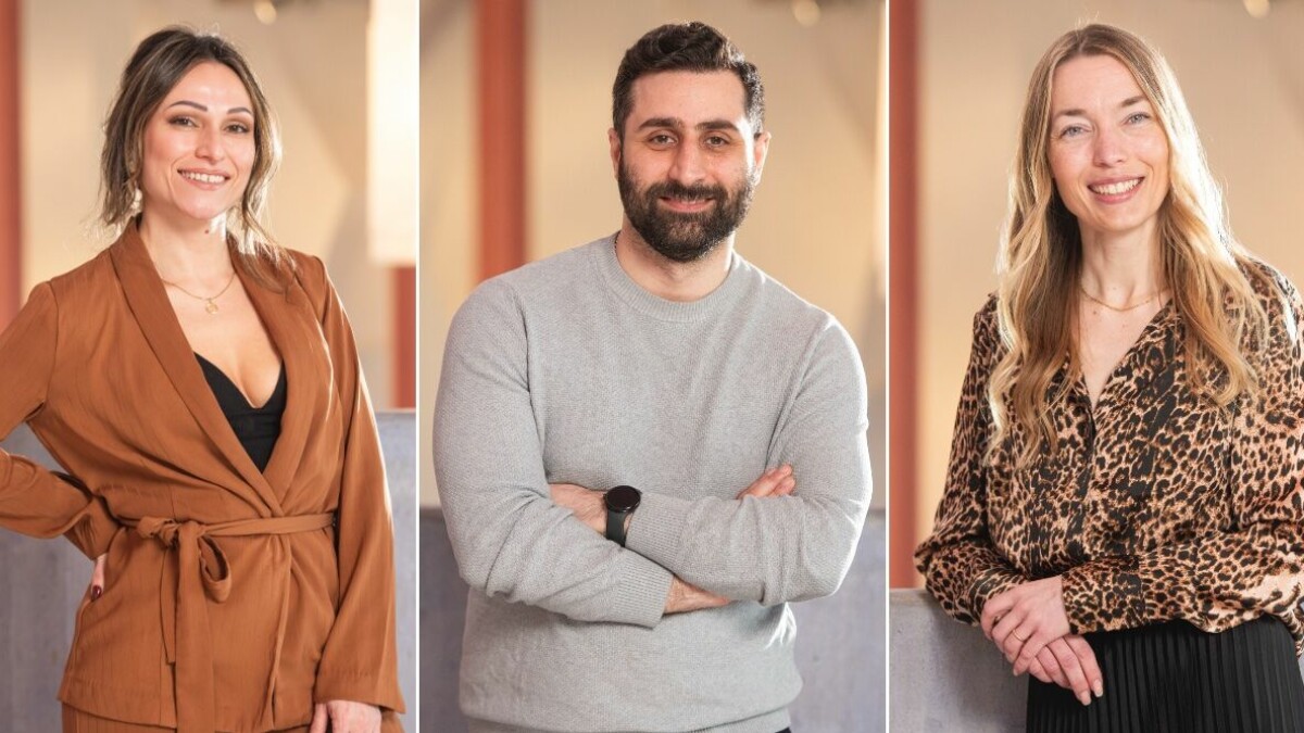 Dirijyor qiz jinsiy aloqa qilishni xohlaydi