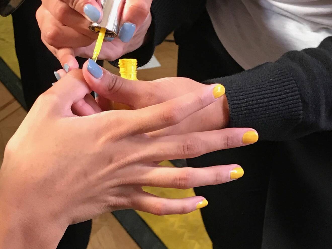 gult nagellack