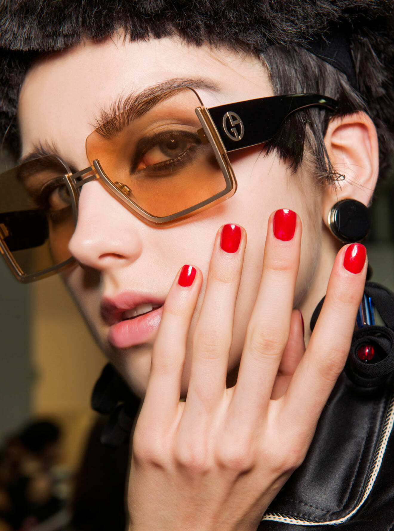 Giorgio Armani SS18, röda naglar.