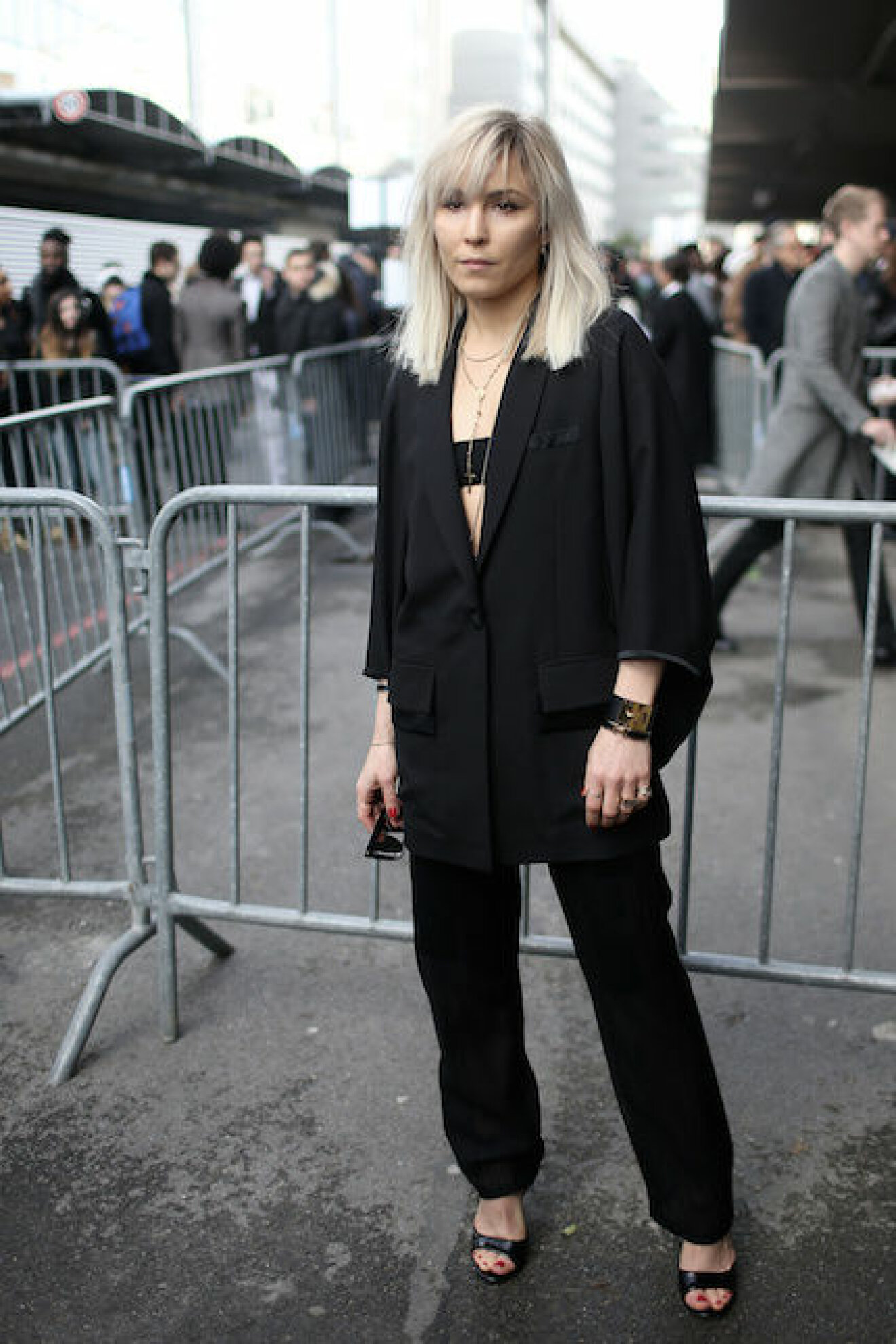 Arrivees des people au defile de mode hommes Givenchy a Paris