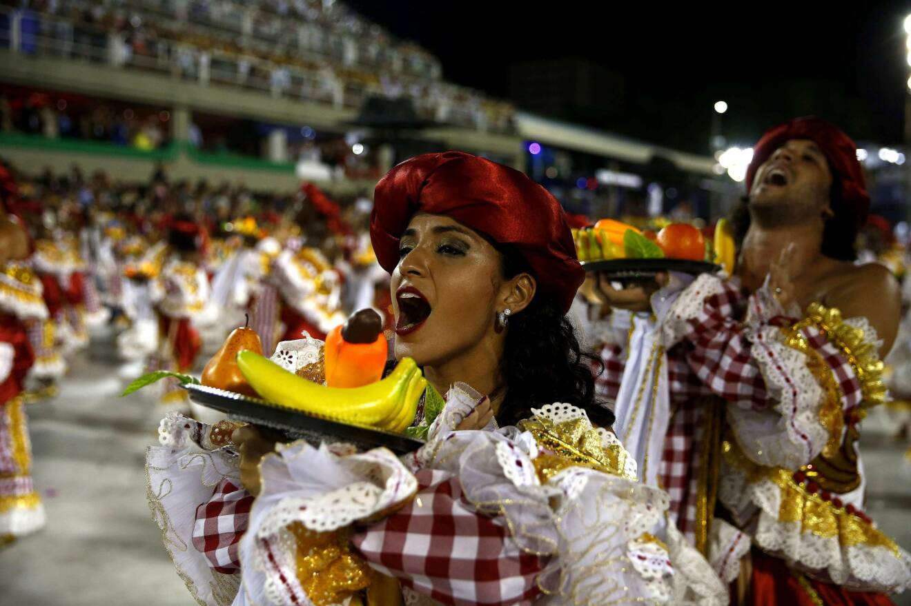 Samba dancers perform during the Carnival celebrations through the streets of Rio de Janeiro Featuring: Atmosphere Where: Rio de Janeiro, Brazil When: 16 Feb 2015 Credit: SIPA/WENN.com **Only available for publication in Germany**