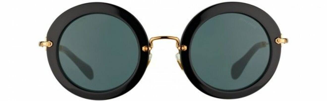 4. Solglasögon, 2 495 kr, Miu Miu Loveeyewear.se