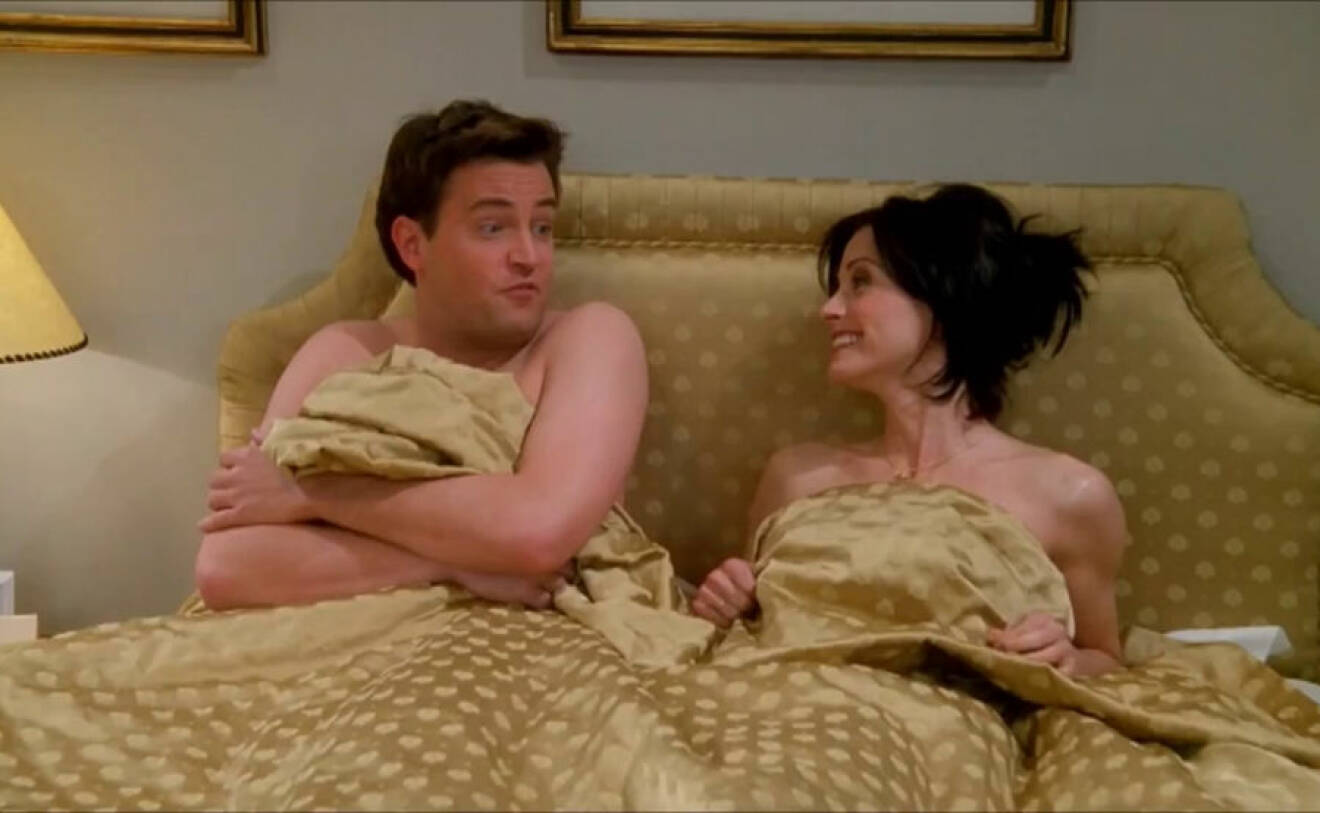Chandler och Monica i Vänner i sängen