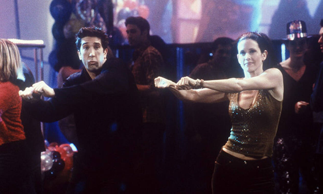 FRIENDS, David Schwimmer, Courteney Cox Arquette, 'The One With The Routine aka The One With The Rockin' New Year', (Season 6, epis. #131), 1994-2004, © Warner Bros. / Courtesy: Everett Collection