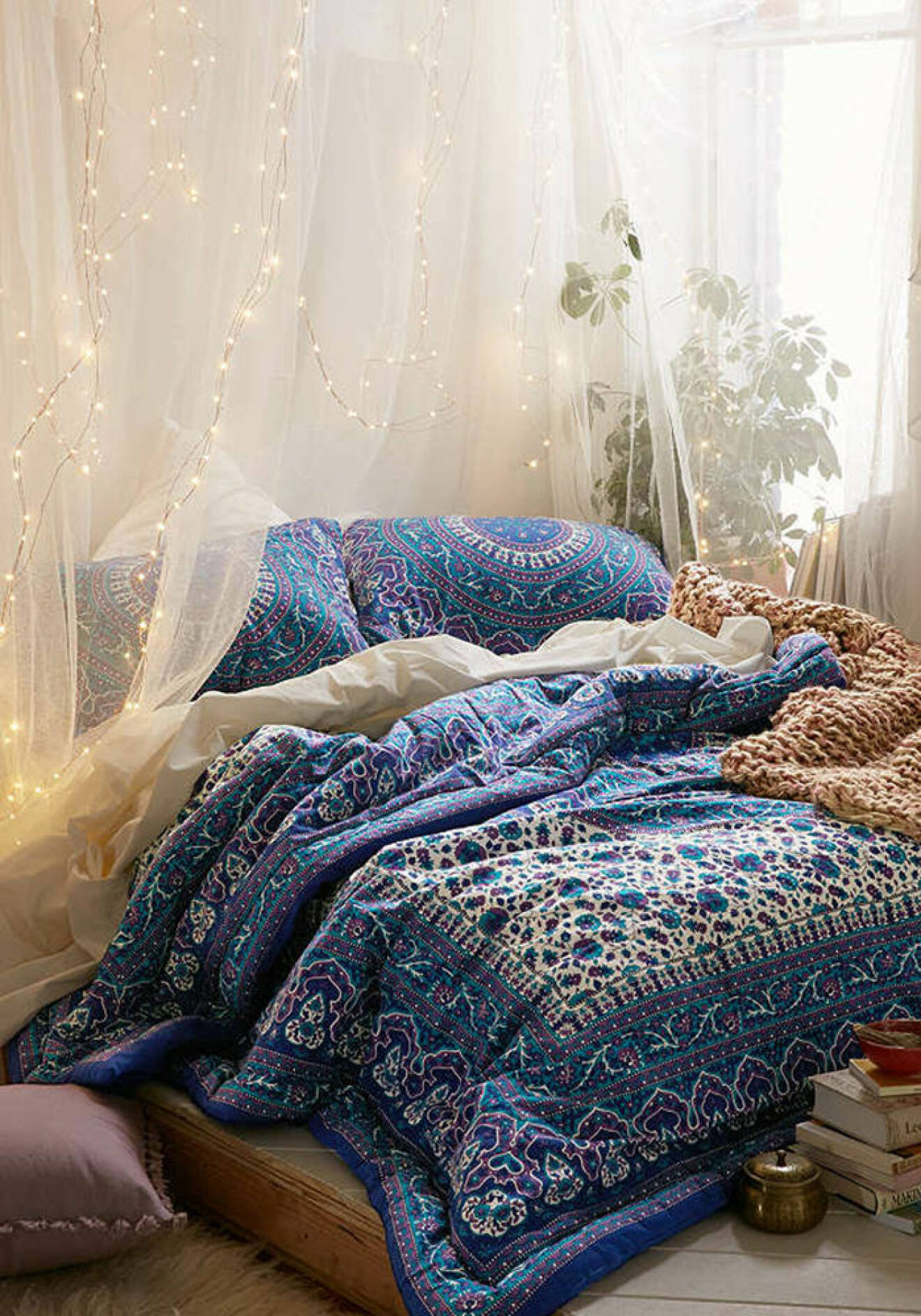 Romantisk sänghimmel från Urban Outfitters