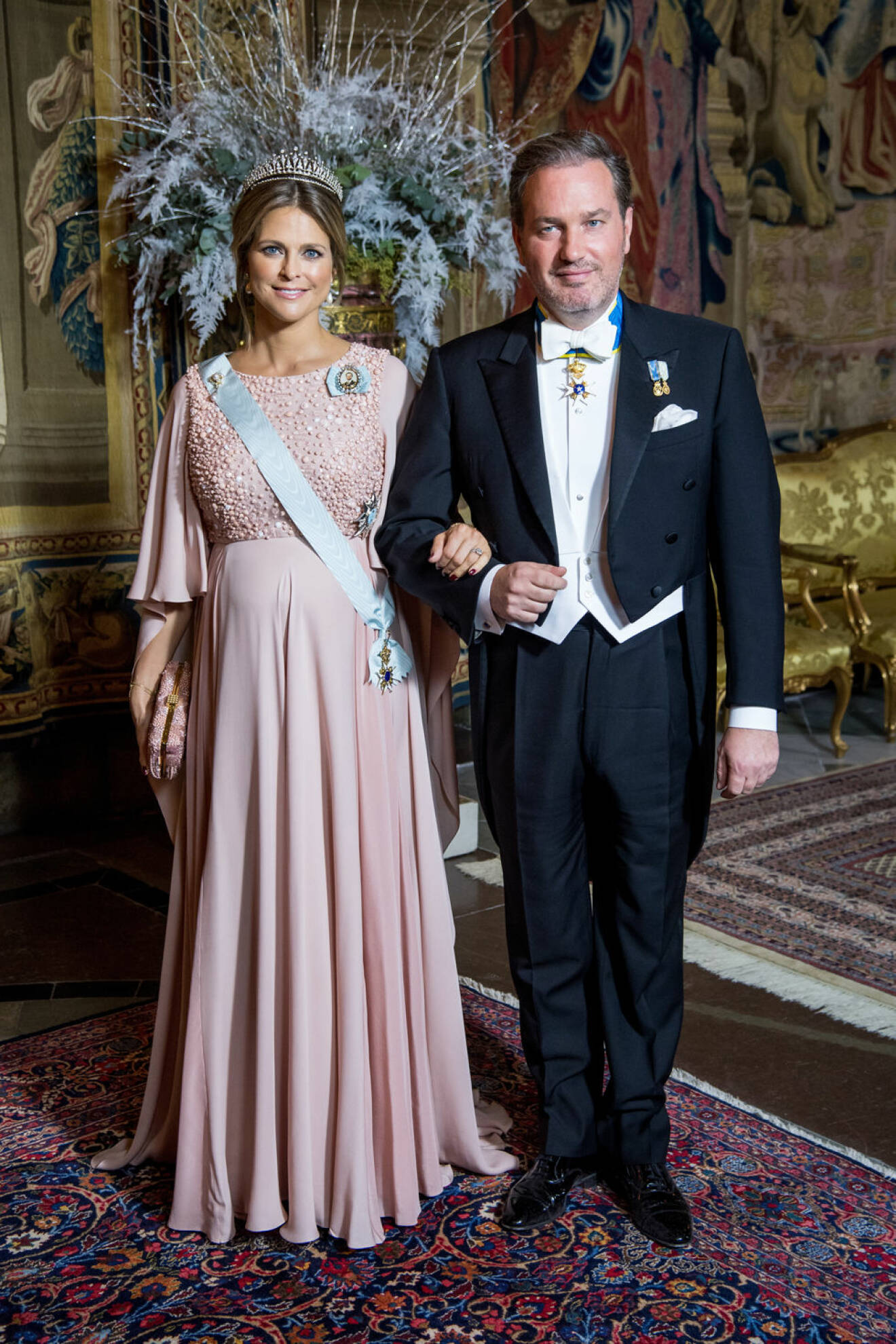 Prinsessan Madelene bar Elie Saab och vi har sett den förr, på prins Carl Philips och Sofias bröllop i juni 2015. 
