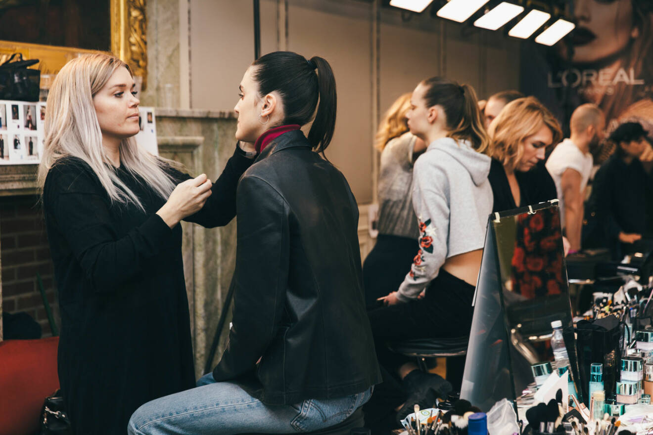 Backstage Elle-galan 2018, makeup.