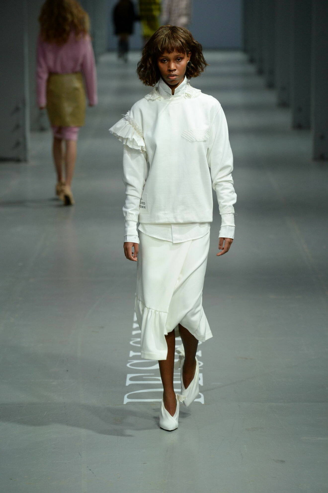En vit outfit från Designers Remix. 